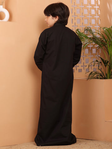 Nabia Black Solid Piping Detailing Thobe / Jubba For Kids Boys