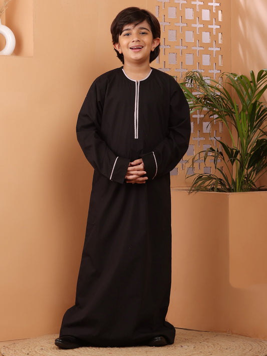 Nabia Black Solid Thobe / Jubba with White Piping Detailing For Kids Boys