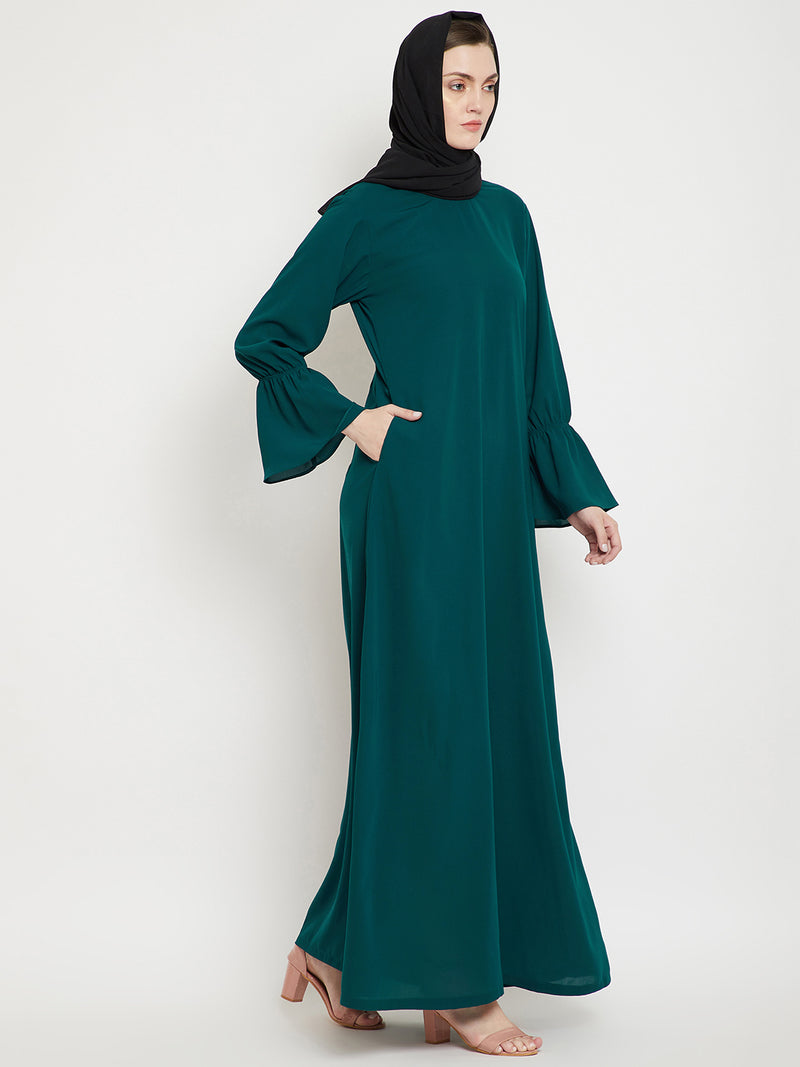 Abaya with outlet side pockets